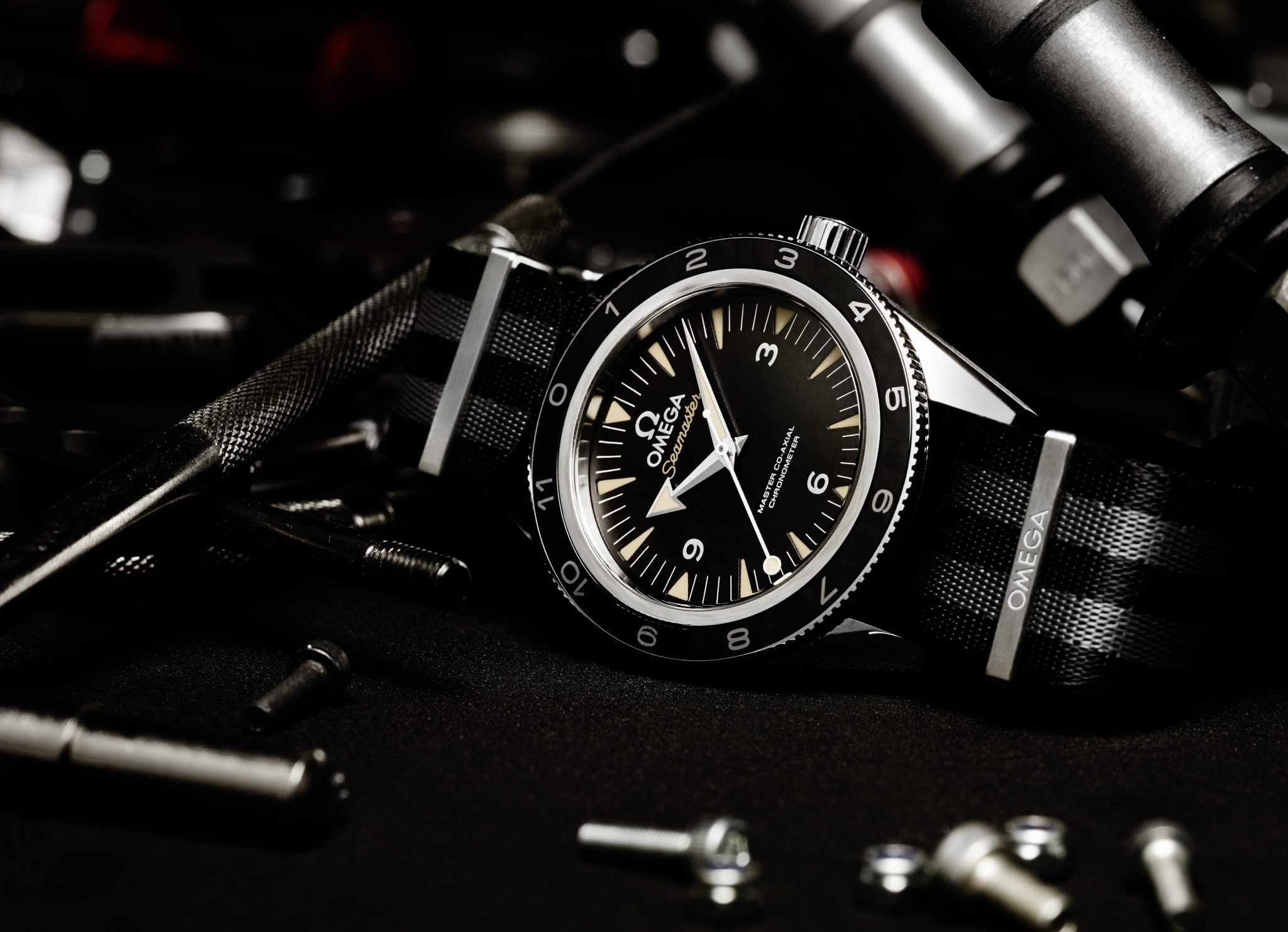 OMEGA Seamaster 300 bond