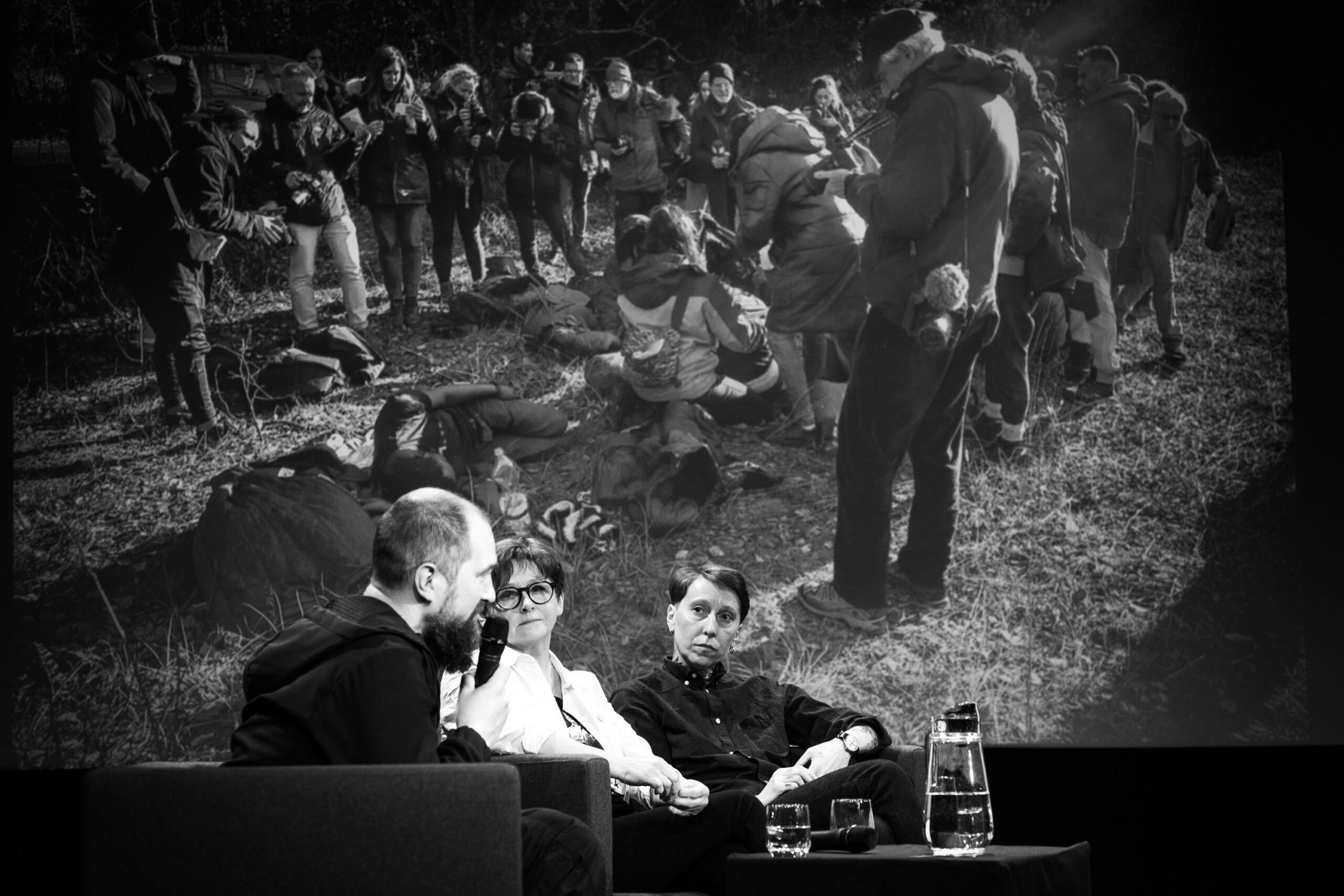 dyskusji organizowanej w Służewskim Domu Kultury pod tytułem: „Rola fotoreportera w społeczeństwie”.