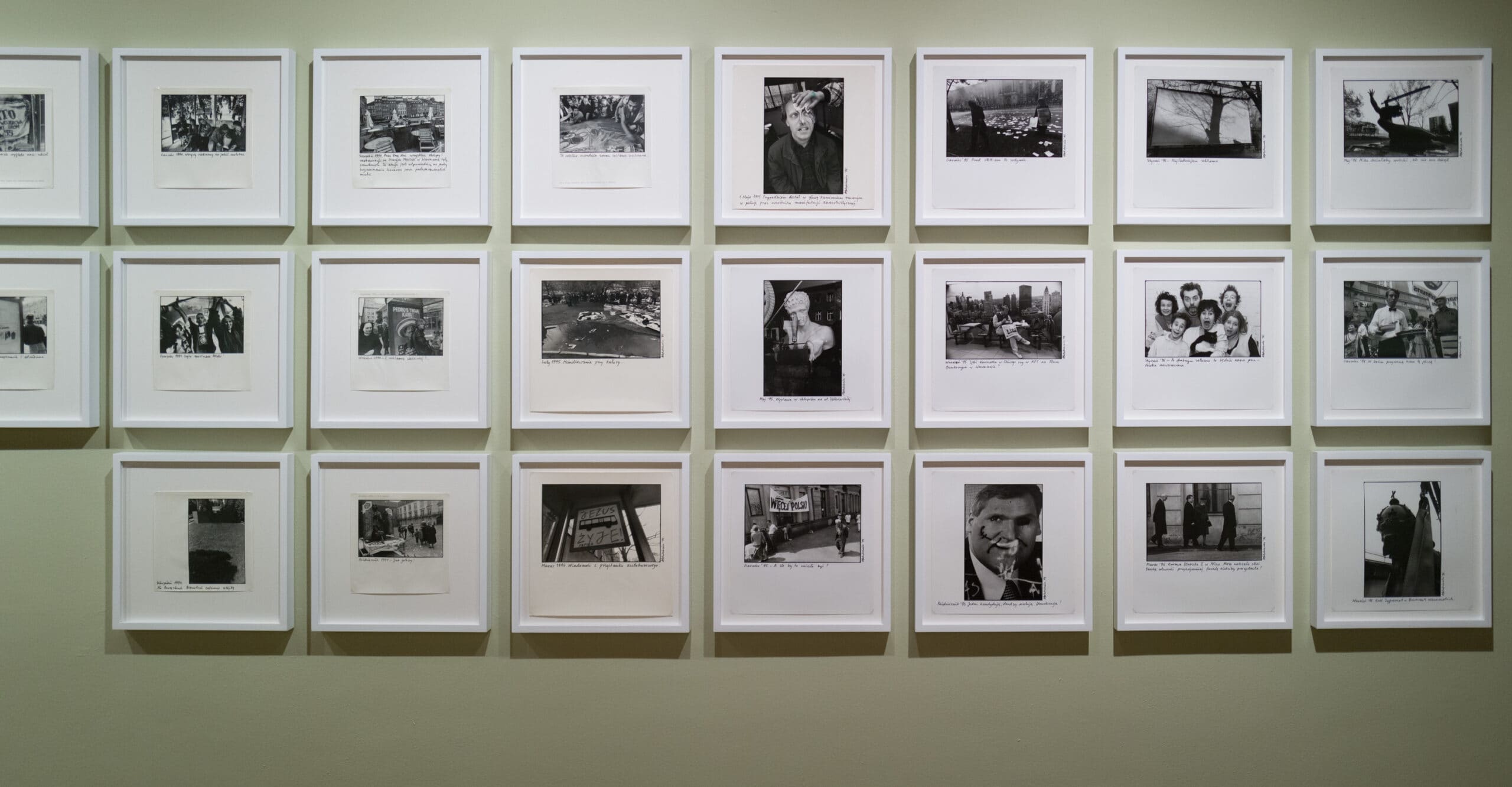 „Błysk, mat, kolor. Fotografia i Warszawa lat 90.”